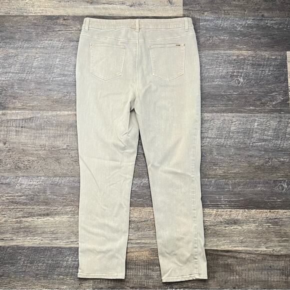 Chico's 1.5 So Slimming sage green straight leg jeans size 10 B146 - Picture 4 of 4